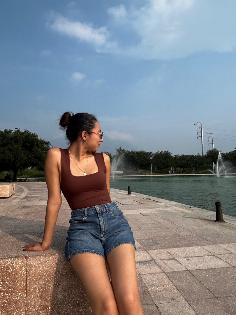 Publicación de Devani  Torres en HolliModels