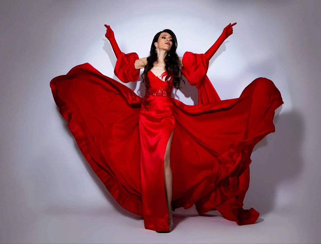 Publicación de Ada Isadora en HolliModels