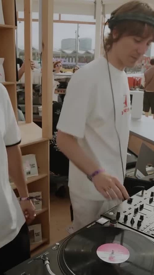 Publicación de Pull&Bear en HolliModels