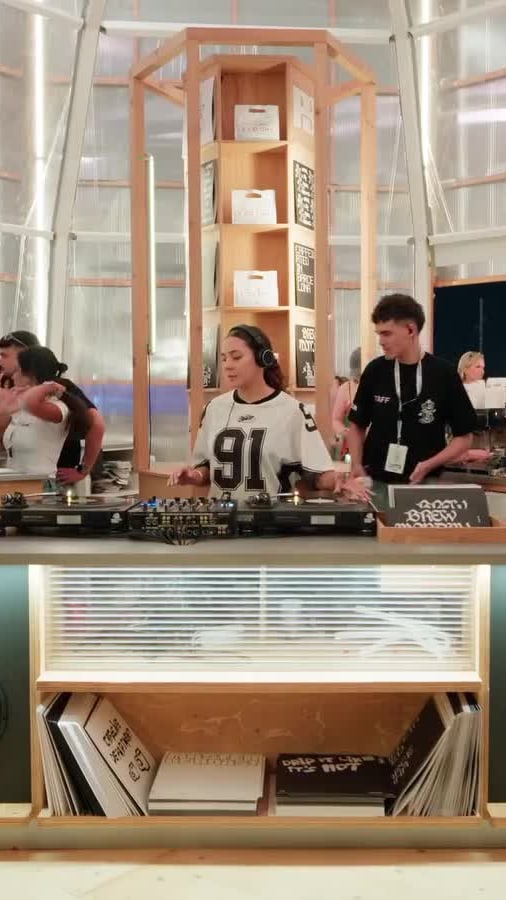 Publicación de Pull&Bear en HolliModels