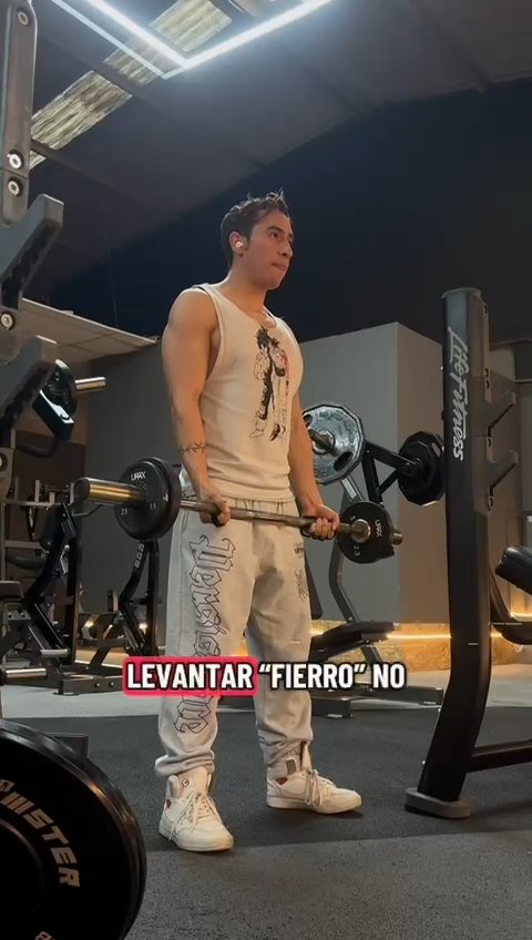Publicación de Ángel  Hernández en HolliModels