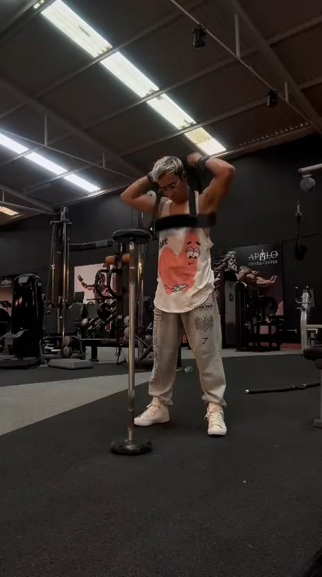 Publicación de Ángel  Hernández en HolliModels