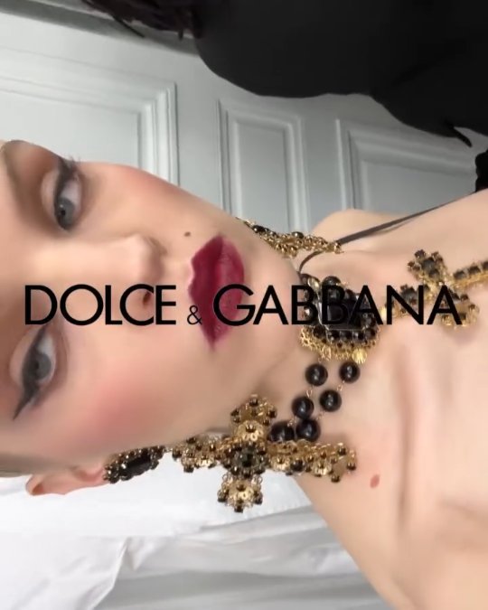 Publicación de Batura Aliaksandra en HolliModels