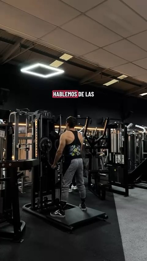 Publicación de Ángel  Hernández en HolliModels