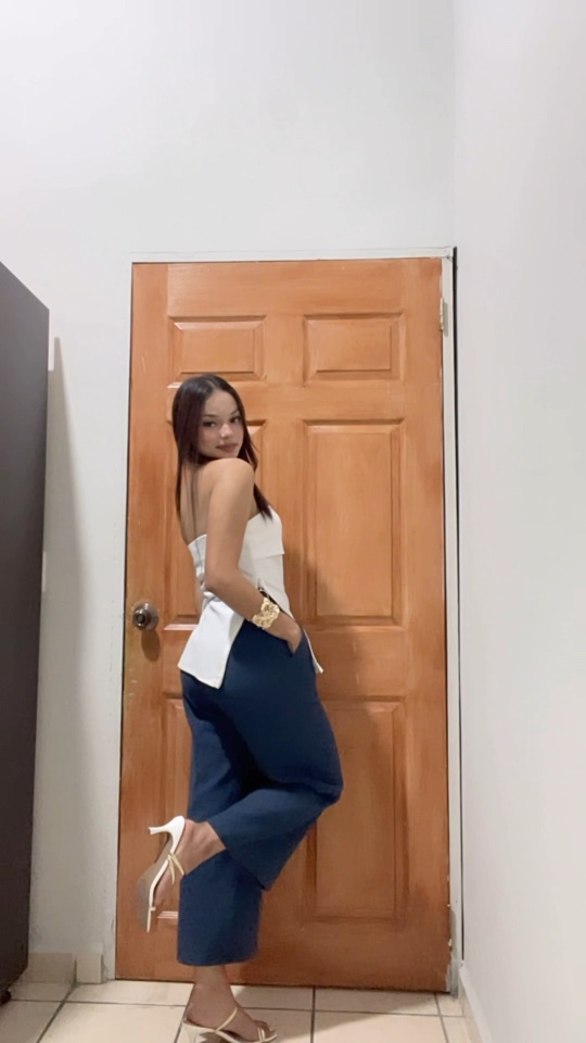 Publicación de Nataly Lara en HolliModels