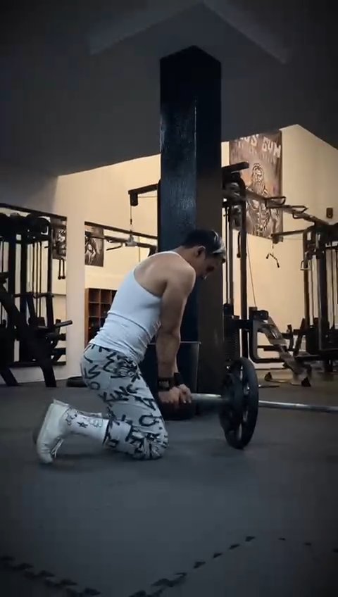 Publicación de Ángel  Hernández en HolliModels