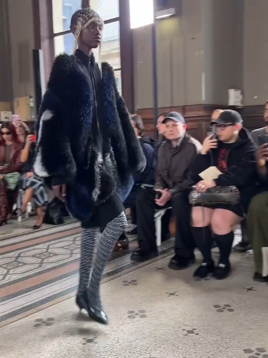 Publicación de Dazed en HolliModels