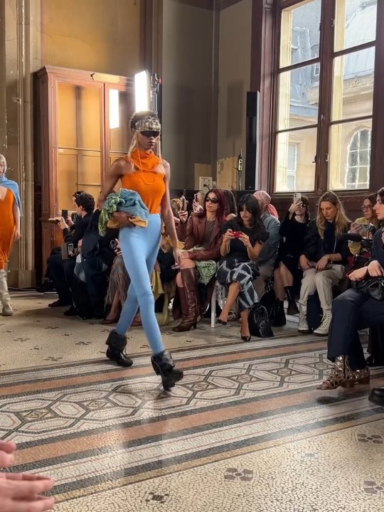 Publicación de Dazed en HolliModels