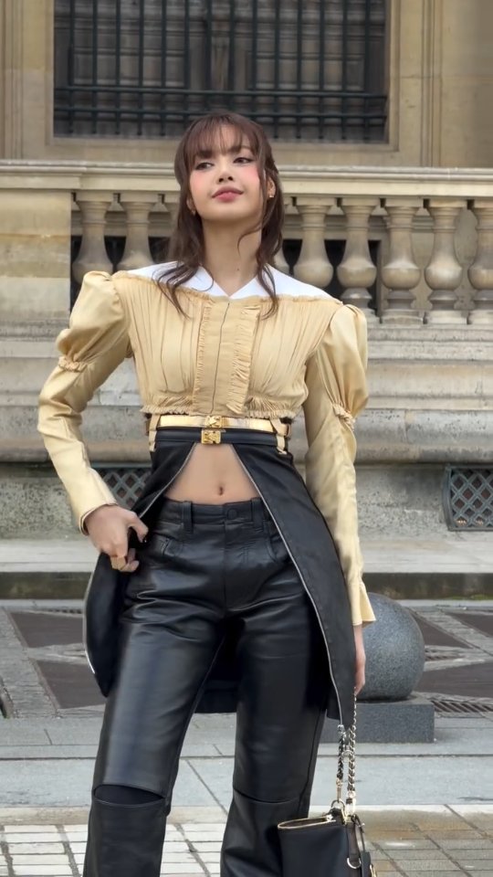Publicación de W Magazine en HolliModels