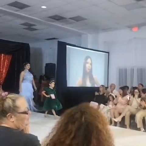 Publicación de Valerie M Acevedo Ortiz en HolliModels
