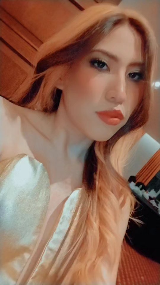 Publicación de Lili en HolliModels