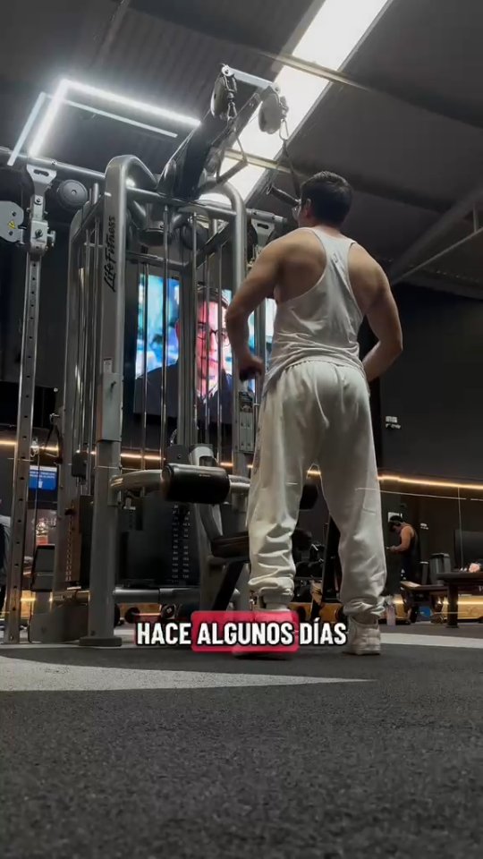 Publicación de Ángel  Hernández en HolliModels