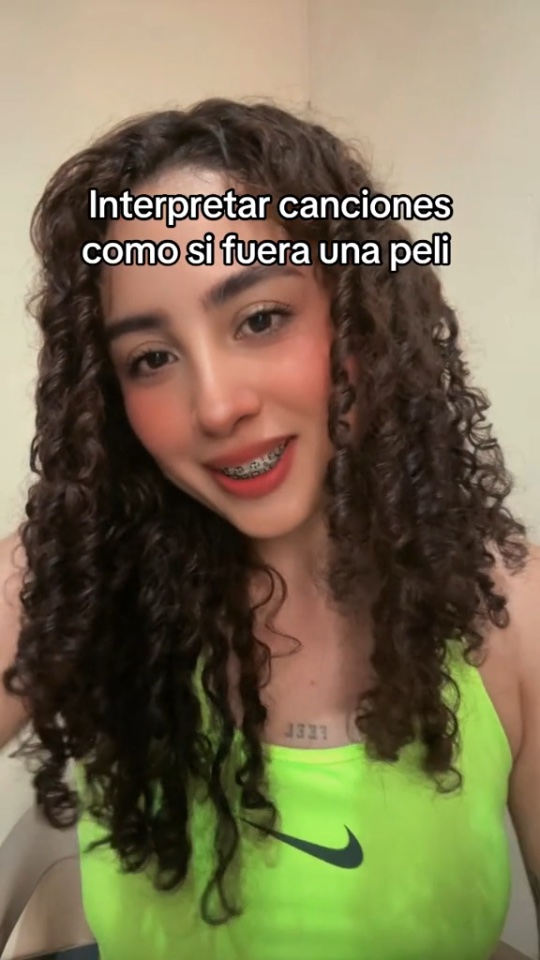 Publicación de Itzel Saavedra Cordova en HolliModels