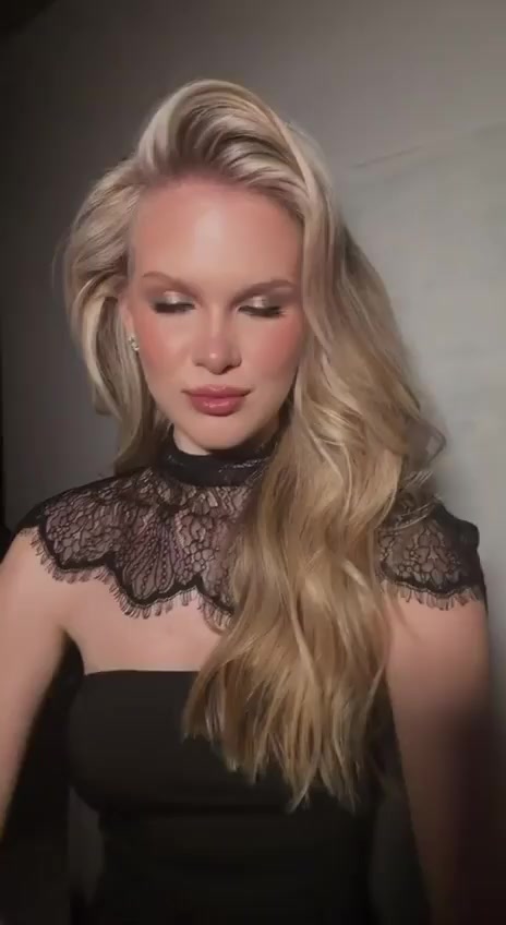 Publicación de Anastasiia en HolliModels