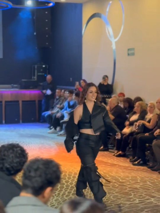 Publicación de Ronie de la Vega en HolliModels