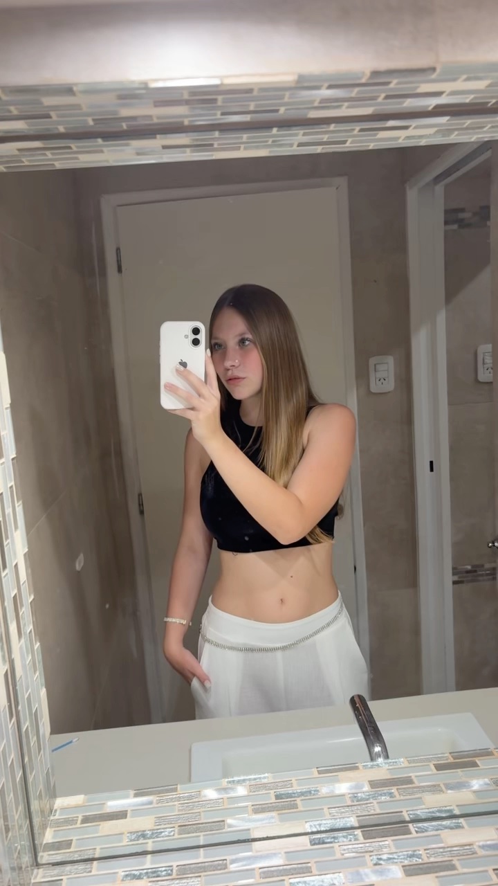 Publicación de Aythana Sieb Urruti en HolliModels