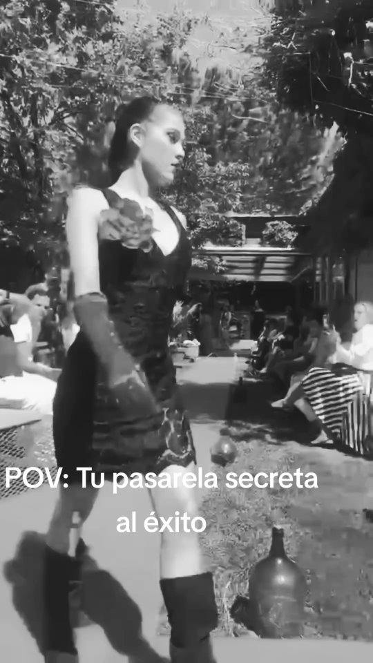 Publicación de Estefany Susana Burgos López en HolliModels