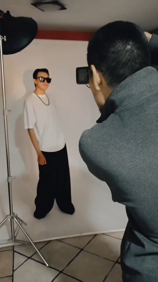 Publicación de Neftalí Sánchez en HolliModels