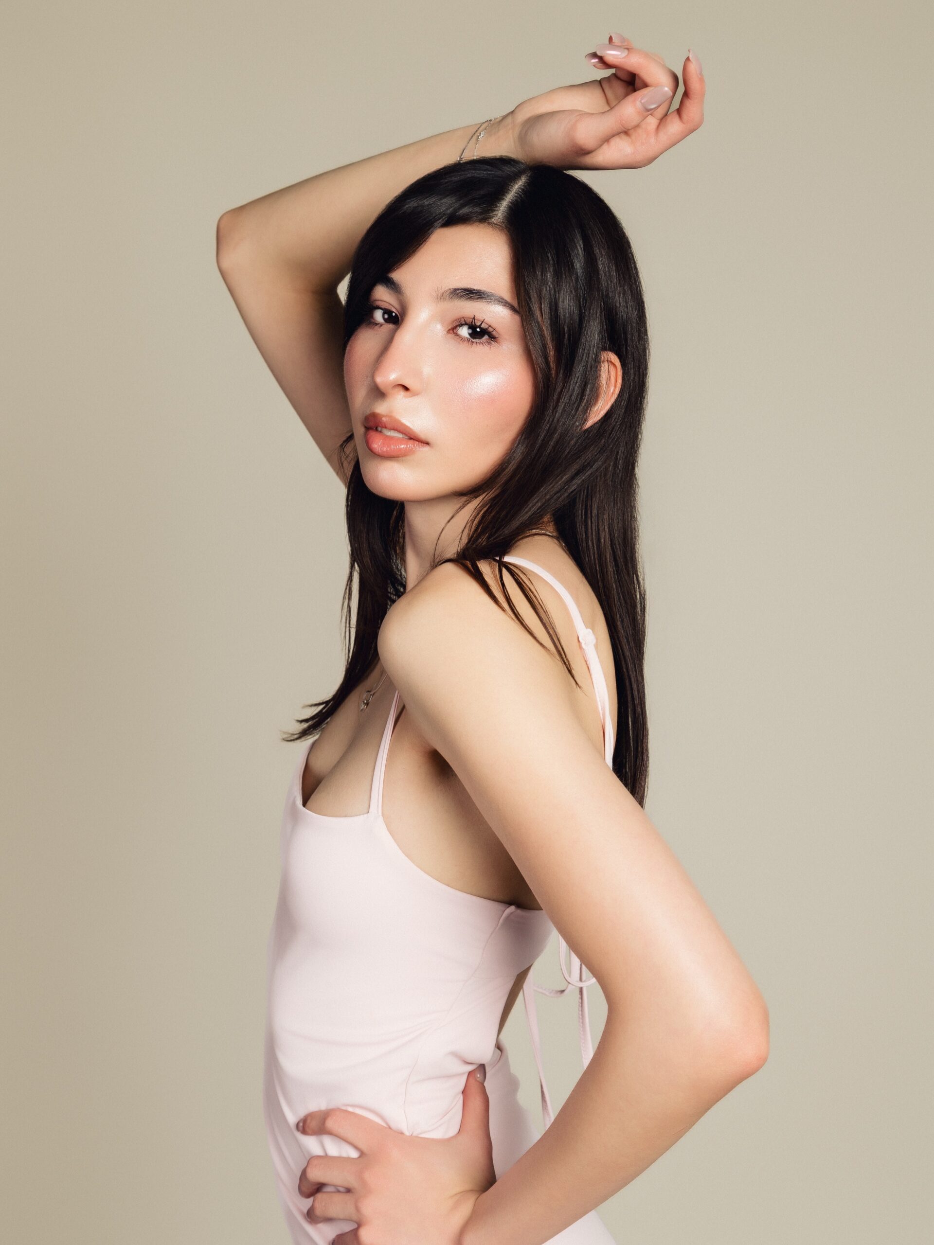 Cómo Lograr un Estilo Editorial y Fashion en Casa: Inspiración y Tips de Modelaje con Sandra Yzcoa